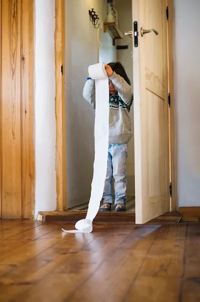 cómo pintar una puerta de madera para renovar tu espacio